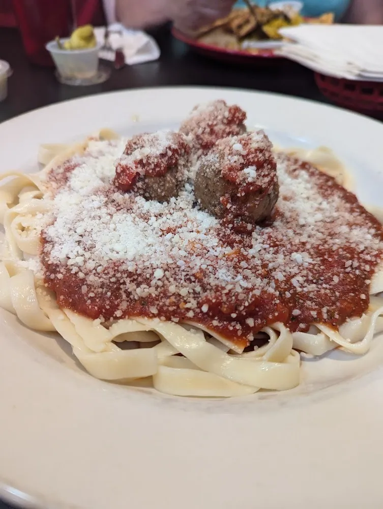 Linguine with Meatballs in Red Sauce